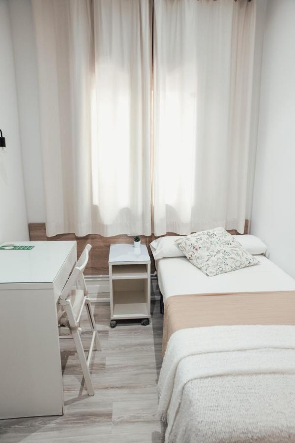 Hostal Ruta De Francia Barcelona Eksteriør billede