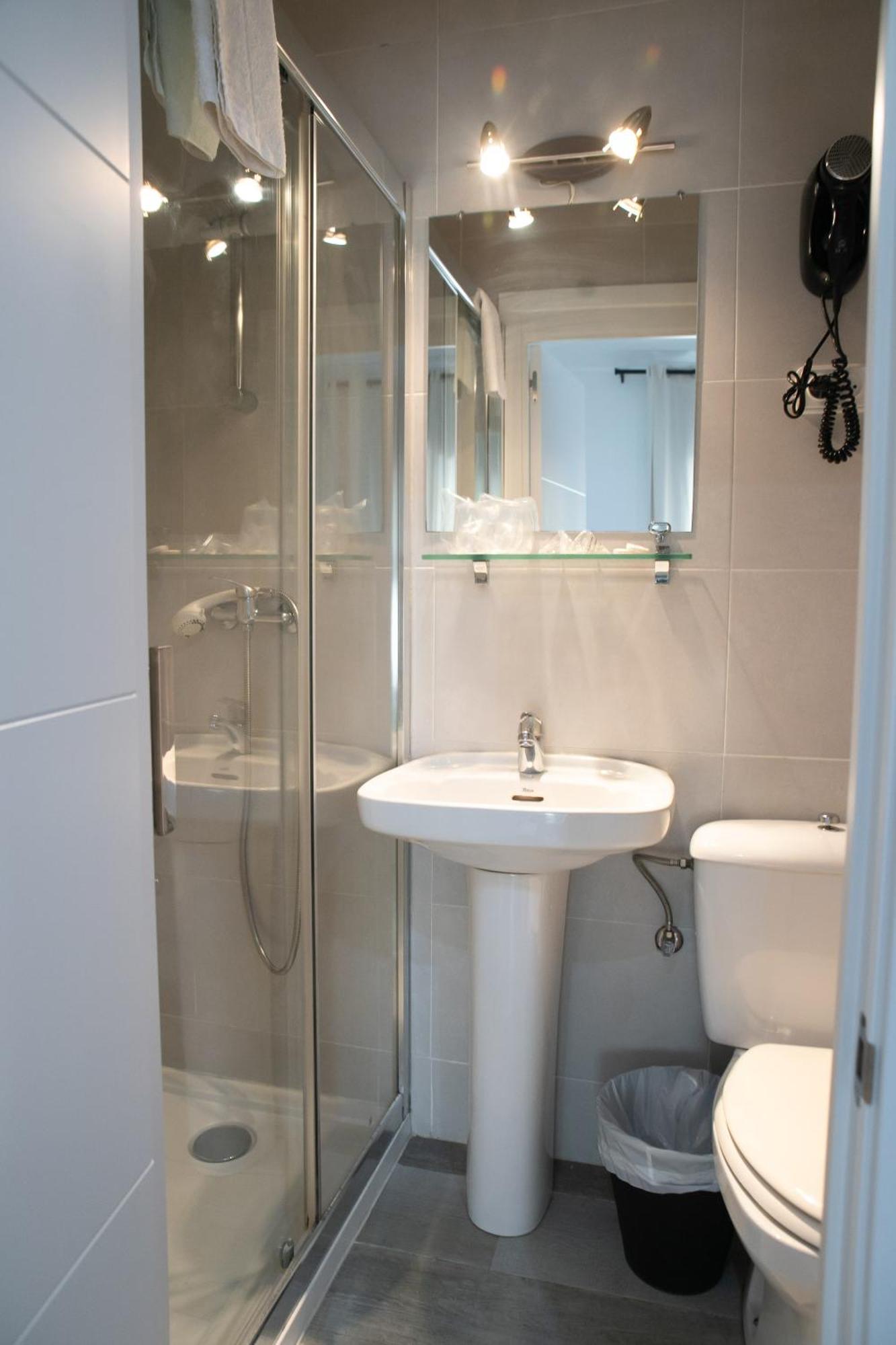 Hostal Ruta De Francia Barcelona Eksteriør billede
