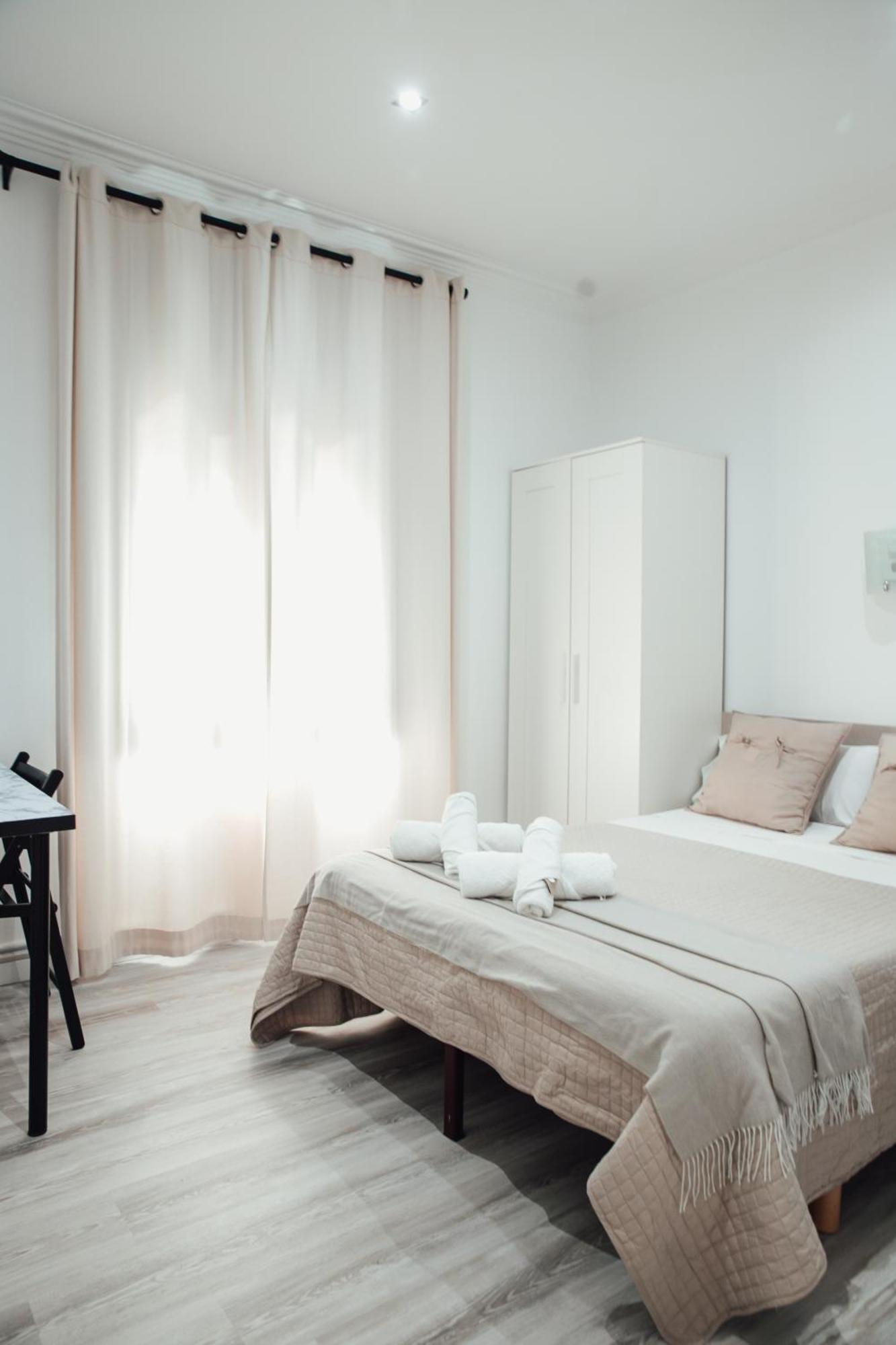 Hostal Ruta De Francia Barcelona Eksteriør billede