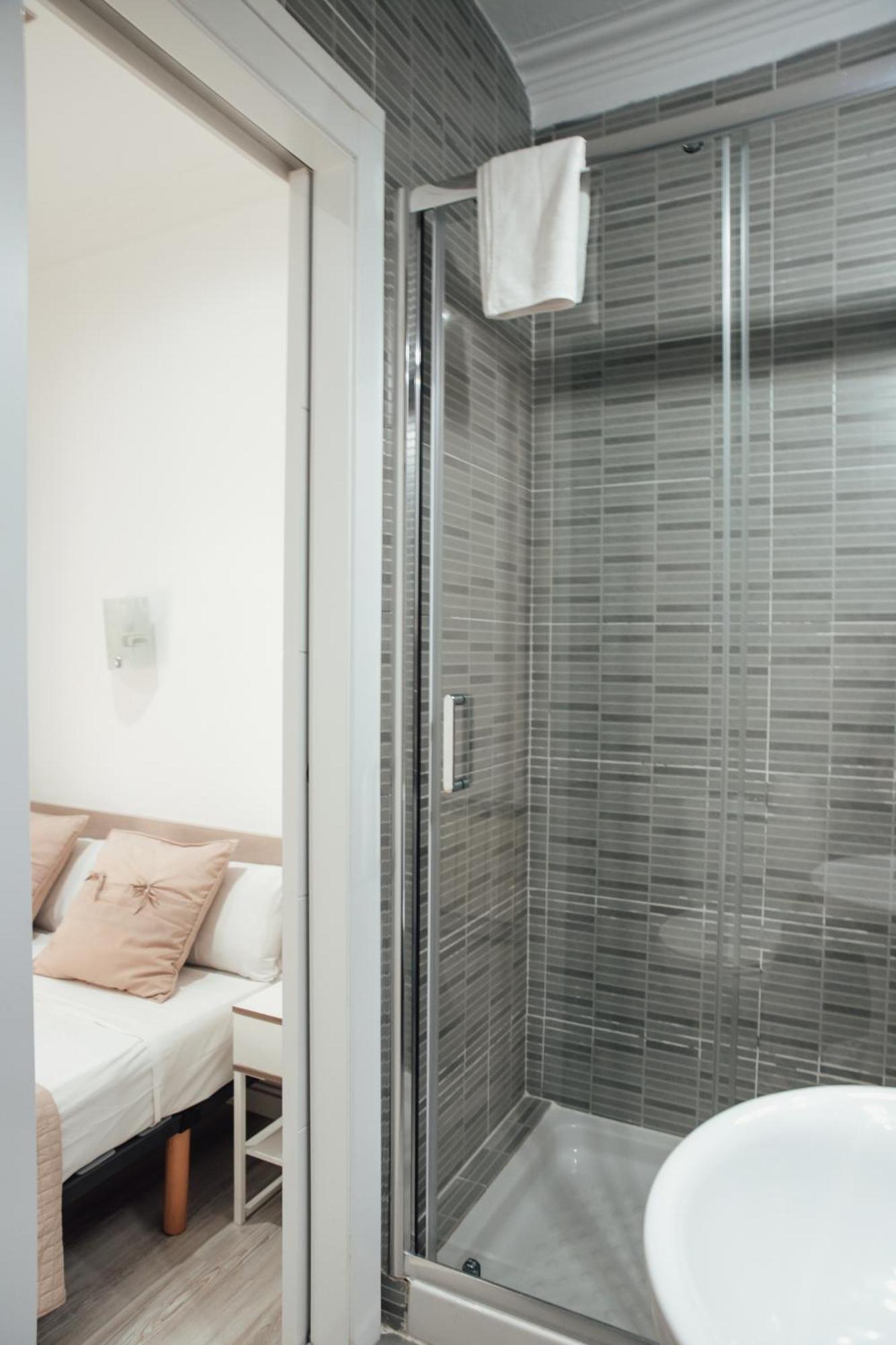 Hostal Ruta De Francia Barcelona Eksteriør billede
