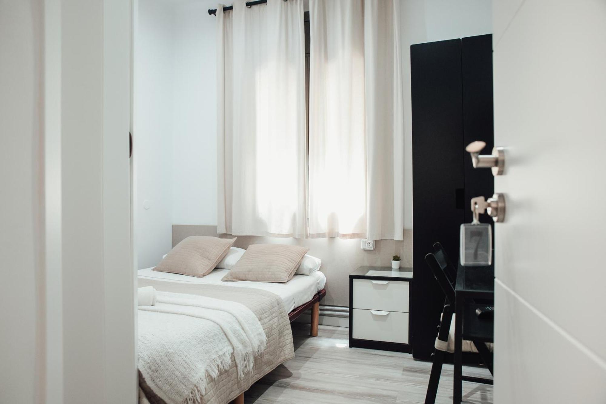 Hostal Ruta De Francia Barcelona Eksteriør billede