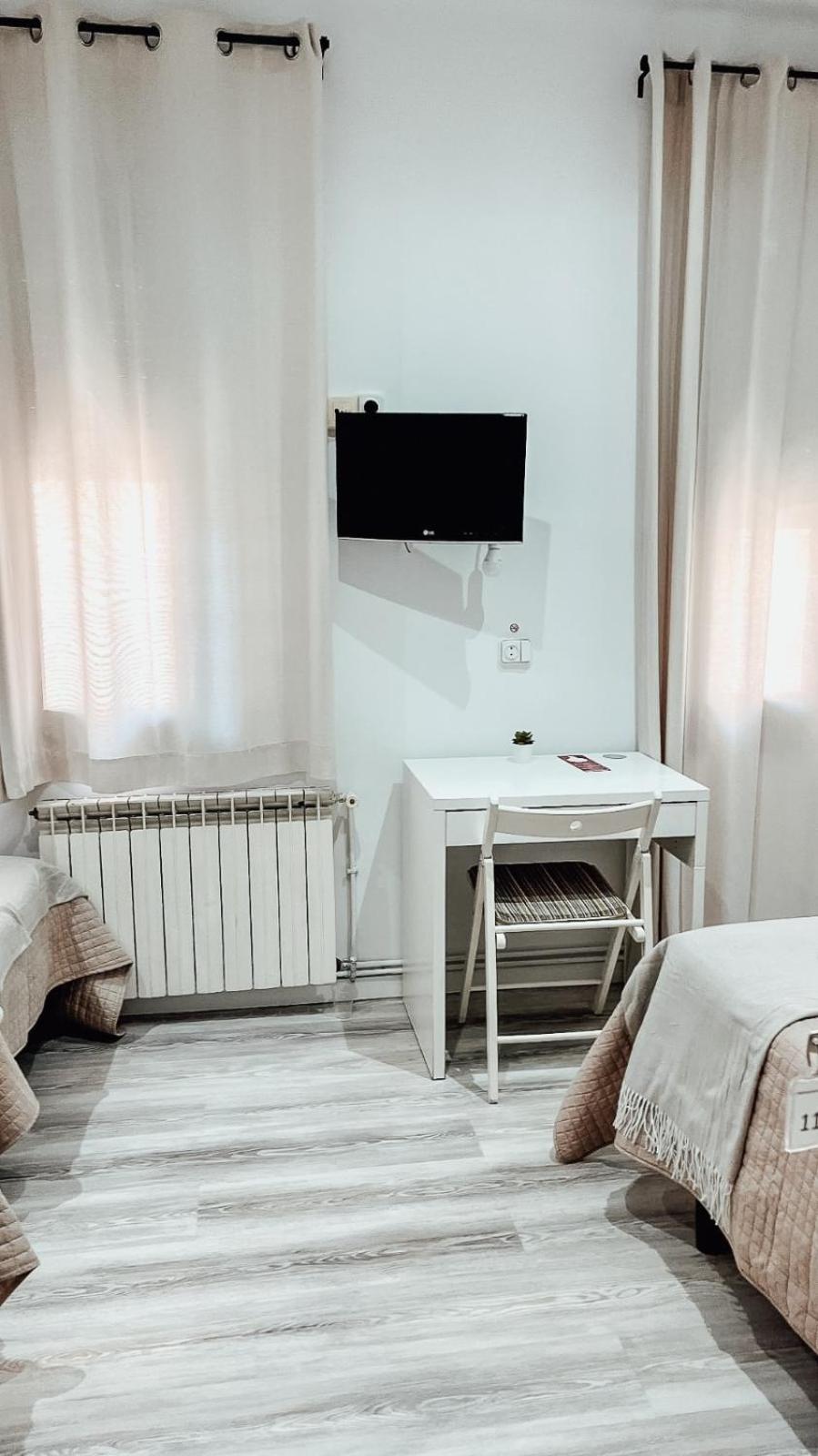 Hostal Ruta De Francia Barcelona Eksteriør billede