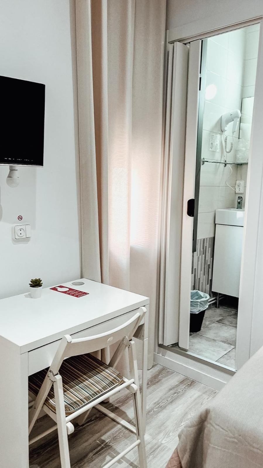 Hostal Ruta De Francia Barcelona Eksteriør billede