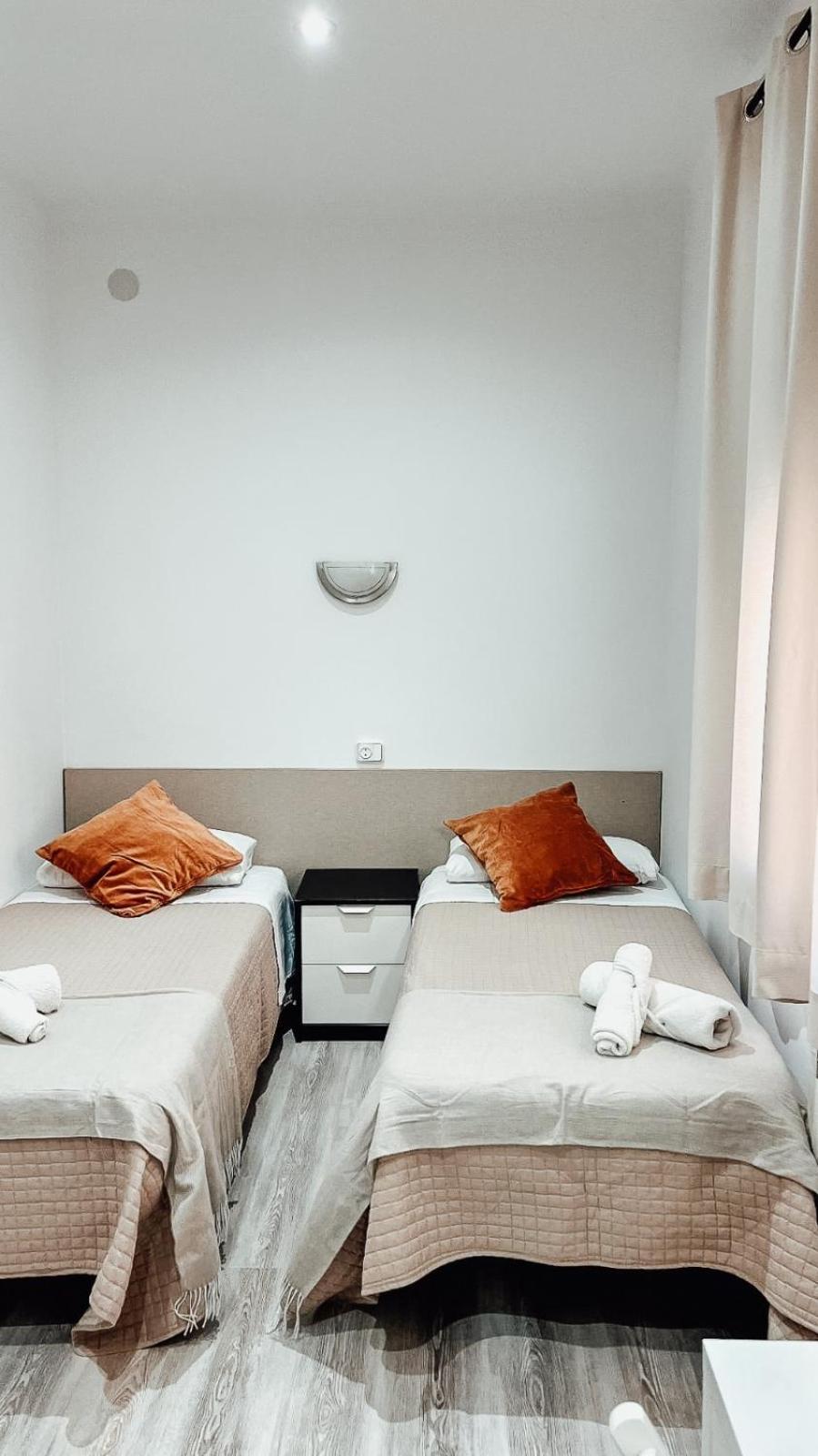 Hostal Ruta De Francia Barcelona Eksteriør billede