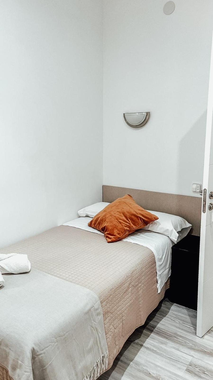 Hostal Ruta De Francia Barcelona Eksteriør billede